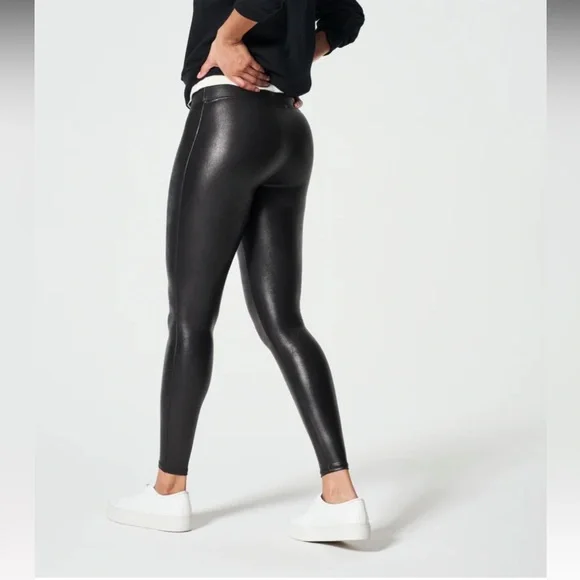Spanx Faux Leather Black Leggings 2X PETITE - Picture 2 of 3
